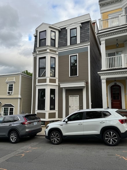 427 E 6th St, Boston, MA 02127
