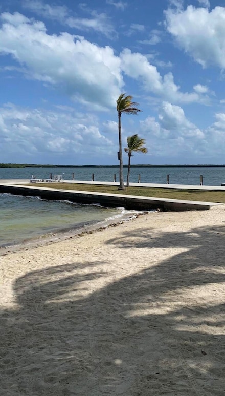 45 Bonefish Ave, Key Largo, FL 33037