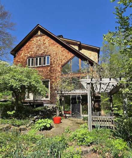 228 Partridge Rd, East Dummerston, VT 05346