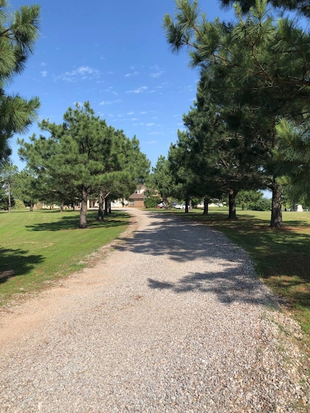 923 Dancing Rabbit Rd, Hugo, OK 74743