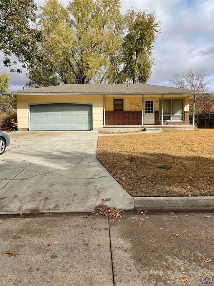 2124 Griffith Terrace, Manhattan, KS 66502