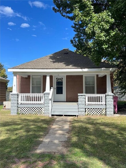 407 E Washington St, Pittsburg, KS 66762