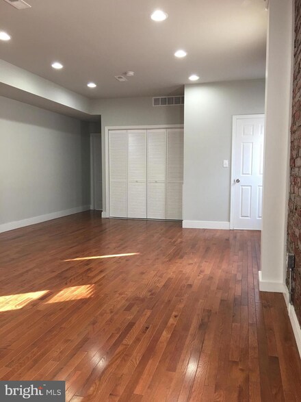 5310 Pine St Unit 1, Philadelphia, PA 19143