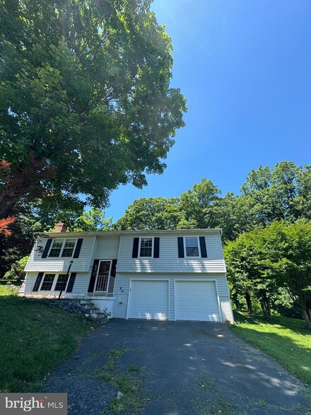 16026 Laconia Cir, Woodbridge, VA 22191