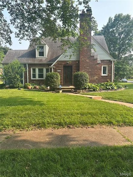 7530 Forest View Dr, Saint Louis, MO 63121