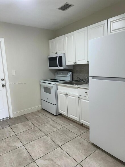4141 SW 20th St Unit 3, West Park, FL 33023