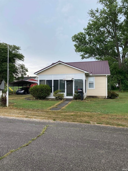 117 N 3rd Ave, Oakland City, IN 47660