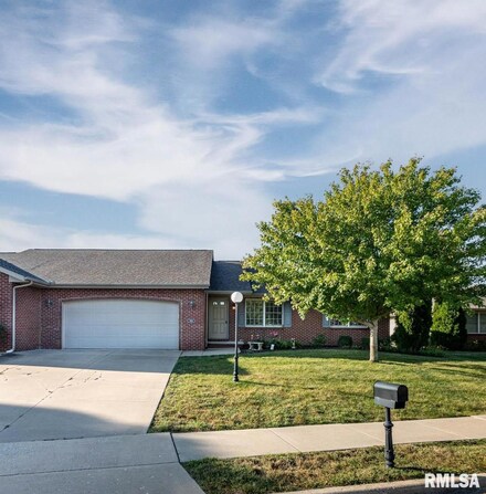 3516 Cattail Cove, Pekin, IL 61554