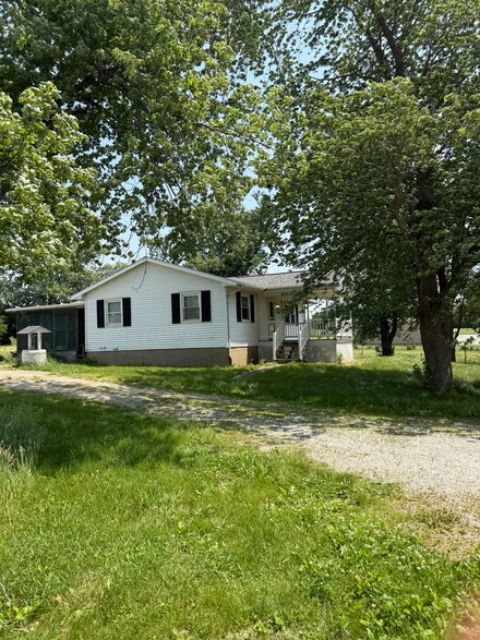 1864 County Road 600 N, Sidney, IL 61877