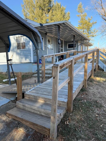 54 Bessies Ln, Staunton, VA 24401