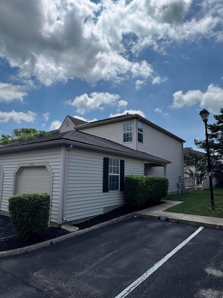 2527 Maxim Ln Unit 40D, Columbus, OH 43235
