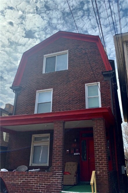 1310 Brinton Ave, Braddock, PA 15104