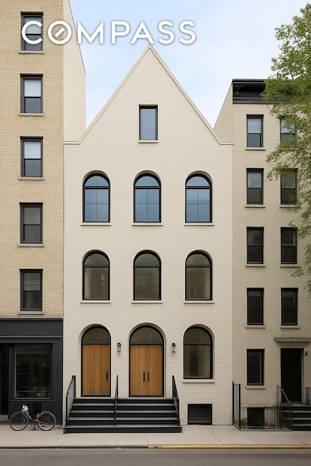 121 E 7th St, New York, NY 10009