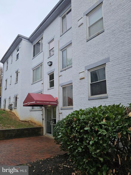 724 Brandywine St SE Unit 204, Washington, DC 20032