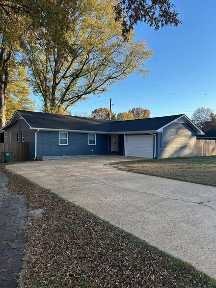 7246 Baker St, Millington, TN 38053