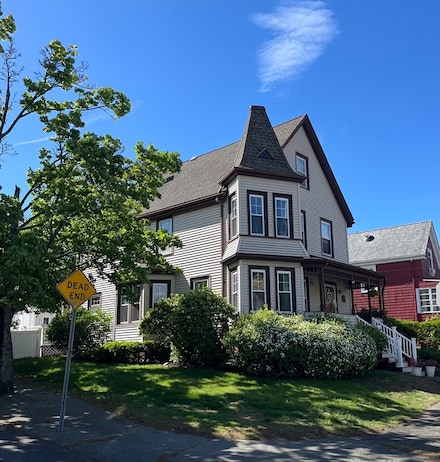 6 Minerva St, Swampscott, MA 01907
