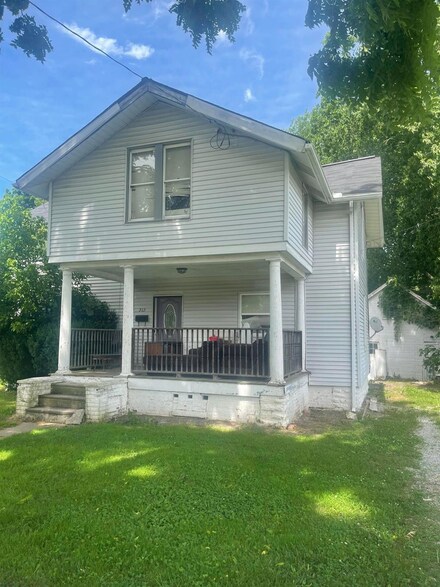 212 Center St, New Richmond, OH 45157