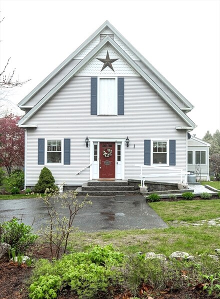 1 Squam Hill Ct Unit 2, Rockport, MA 01966