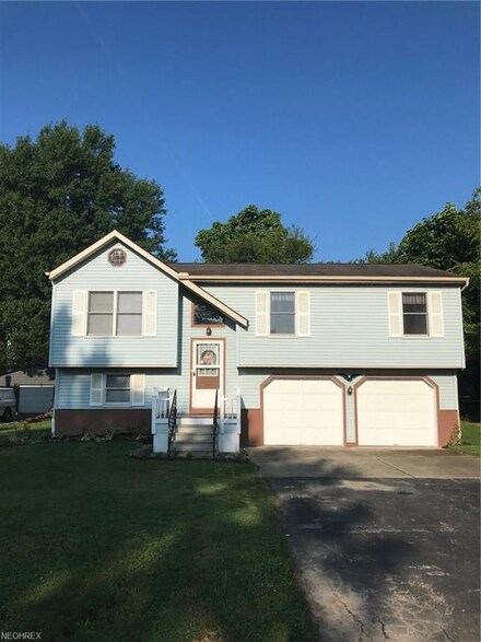 4955 Woodrow Ave NW, Warren, OH 44483