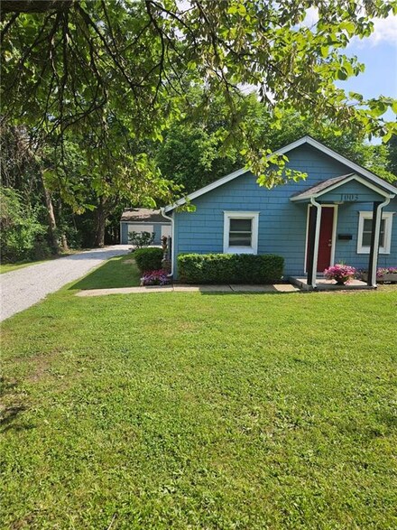 1003 Pinkston St, Grandview, MO 64030