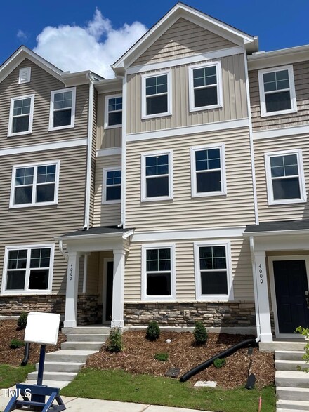 4002 Silver Oak Ln, Morrisville, NC 27560