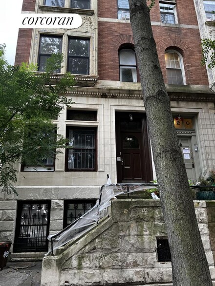 122 Willoughby Ave, Brooklyn, NY 11205