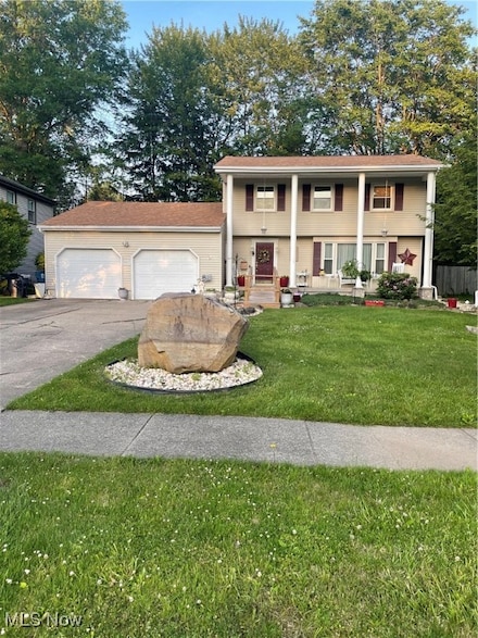 6001 Applecrest Dr, Youngstown, OH 44512