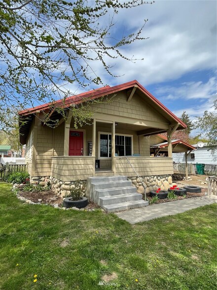 765 3rd Ave N, Okanogan, WA 98840