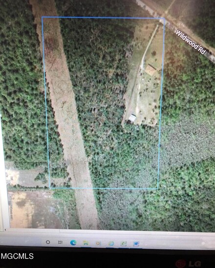4724 Wildwood Rd, Moss Point, MS 39562