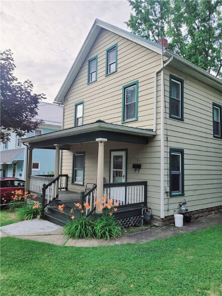 587 Pine St, Meadville, PA 16335