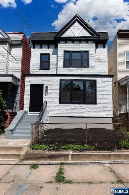 4 Van Houten Ave, Jersey City, NJ 07305