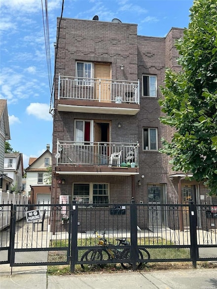 95-10 118th St, South Richmond Hill, NY 11419