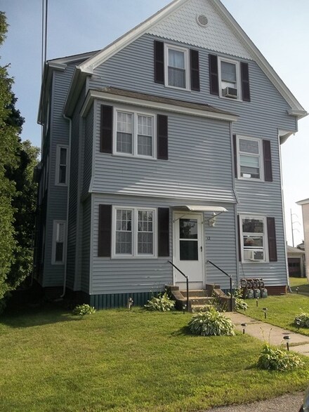 12 Francis St, Worcester, MA 01606