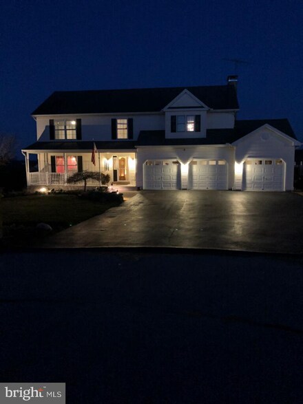 12 Nittany Ct, New Freedom, PA 17349