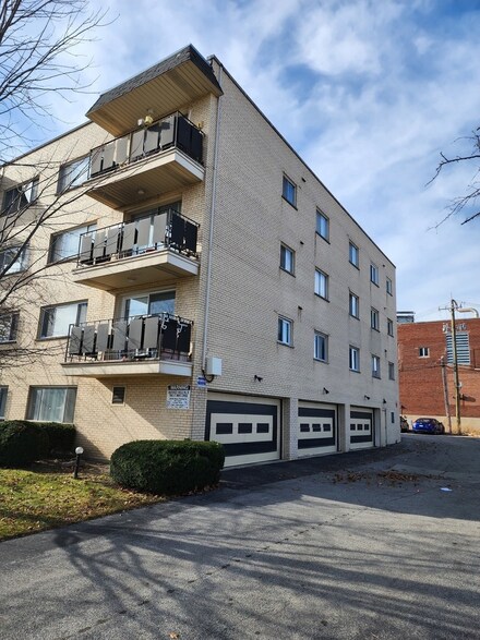 8230 Elmwood Ave Unit 408, Skokie, IL 60077