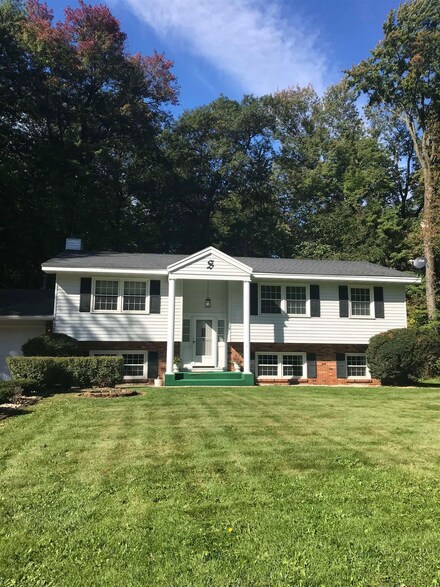1021 Port Rd, Port Edwards, WI 54469