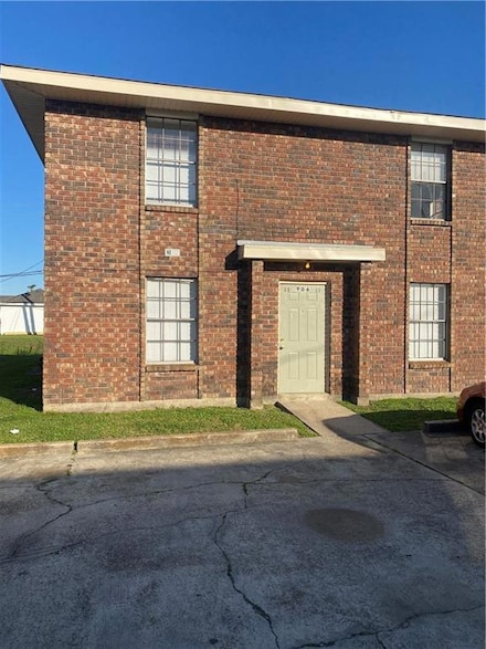 906 Jeffrey Ct, Laplace, LA 70068