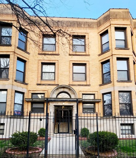 6549 S Ellis Ave Unit 2S, Chicago, IL 60637