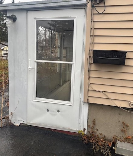 216 1/2 1st St, Horseheads, NY 14845