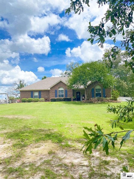 698 Slocum Rd, Calhoun, LA 71225