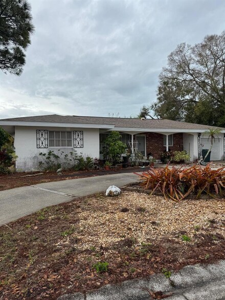 5004 Medalist Rd, Sarasota, FL 34243