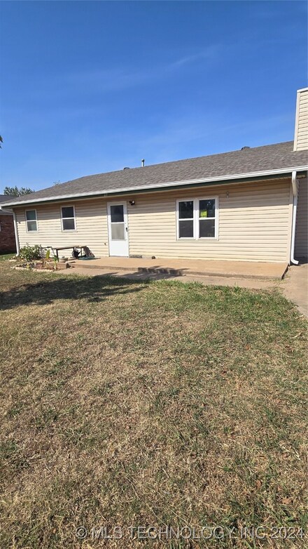 1018 E Pecan St, Cushing, OK 74023