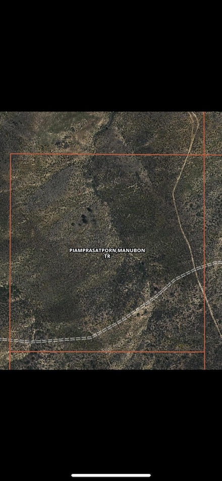 E8 Vac Vic 250 Stw Ave E8, Lake Hughes, CA 93532