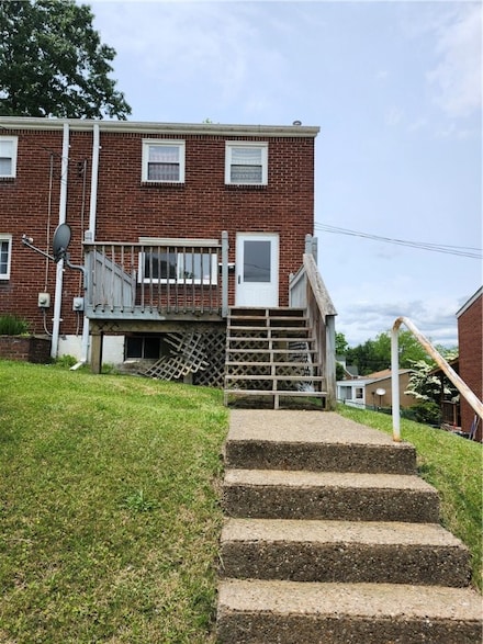 305 Charles Terrace, Jeannette, PA 15644