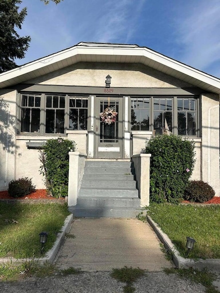 8829 Parrish Ave, Highland, IN 46322