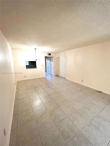 6570 Royal Palm Blvd Unit 107J, Margate, FL 33063