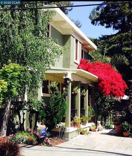 484 Forest St, Oakland, CA 94618
