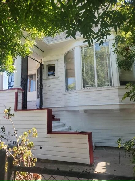1220 E Channel St, Stockton, CA 95205