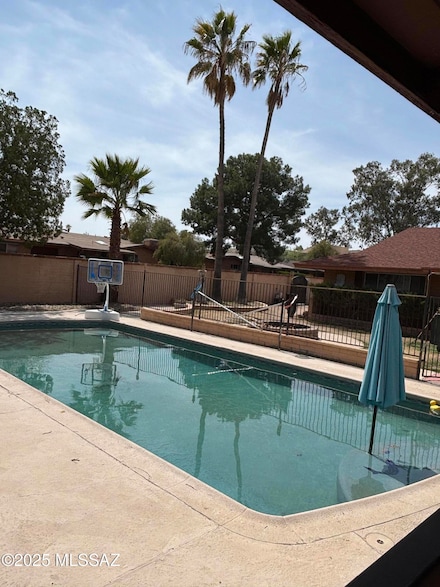 7724 E Tanque Verde Ln, Tucson, AZ 85715