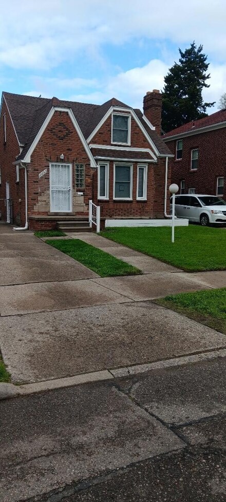 17353 Snowden St, Detroit, MI 48235